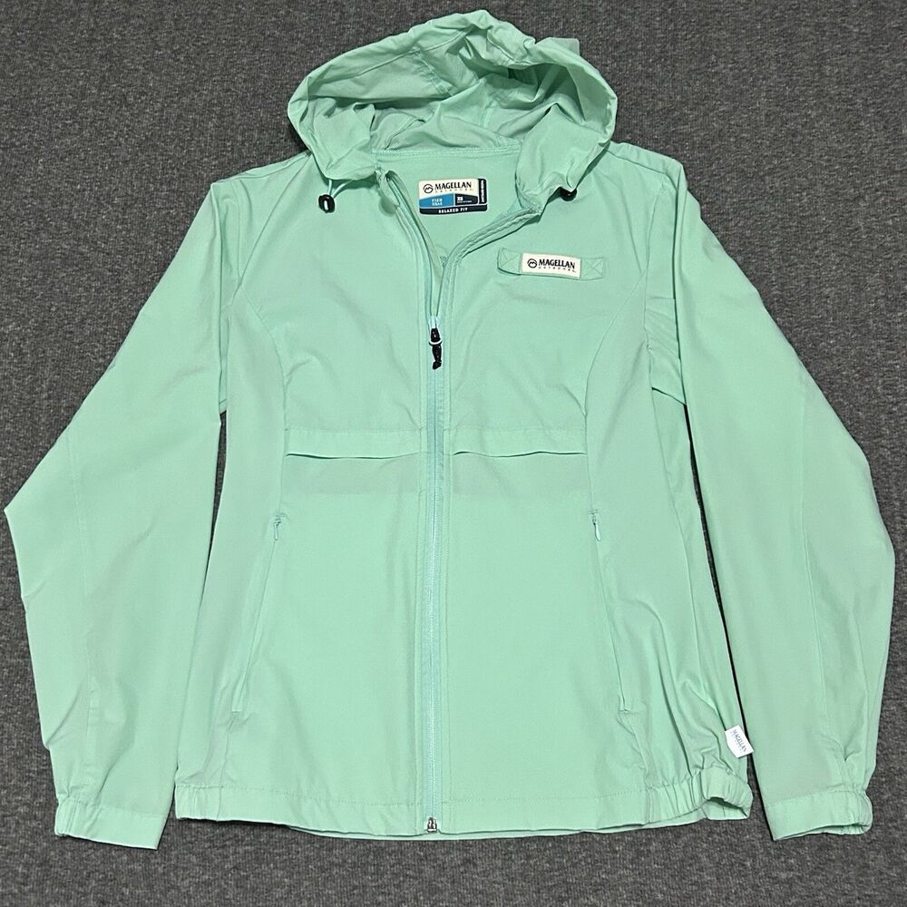 Magellan Outdoors Women's Relaxed Fit Fish Gear Windbreaker Jacket Green (XS)